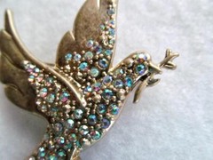 PEACE DOVE Pin w/Olive Branch AB aurora borealis Rhinestones #23-5