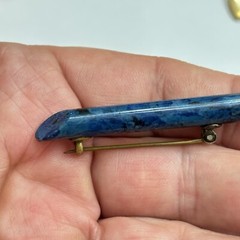 STUNNING Victorian blue banded unknown stone glass tube bar pin brooch brass “C”