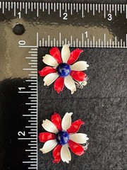 VTG 1960s Mod Red White Blue Enamel Daisy Clip on Earrings