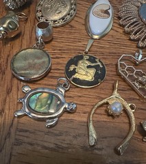 Vintage To Modern 20 Piece Lot Gold Tone Pendants Charms Hearts Bees Turtle Hand