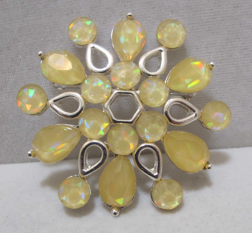 Vtg 2008 Unsigned TRIFARI Yellow Iridescent Acrylic Silver Tone 2” Brooch