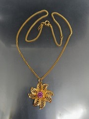 Vtg Sara Coventry Gold Tone Flower Pink Rhinestone Chain 17.75″ Signed Necklace