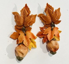 Vintage 1940s 1950s celluloid maple leaf & acorn pin earring set Fall Autumn