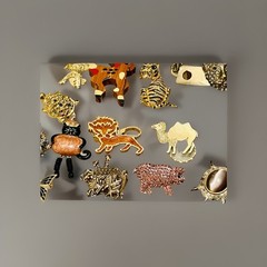 Huge Lot Different Vintage Animals Bugs Pins Necklaces Bracelet Lot