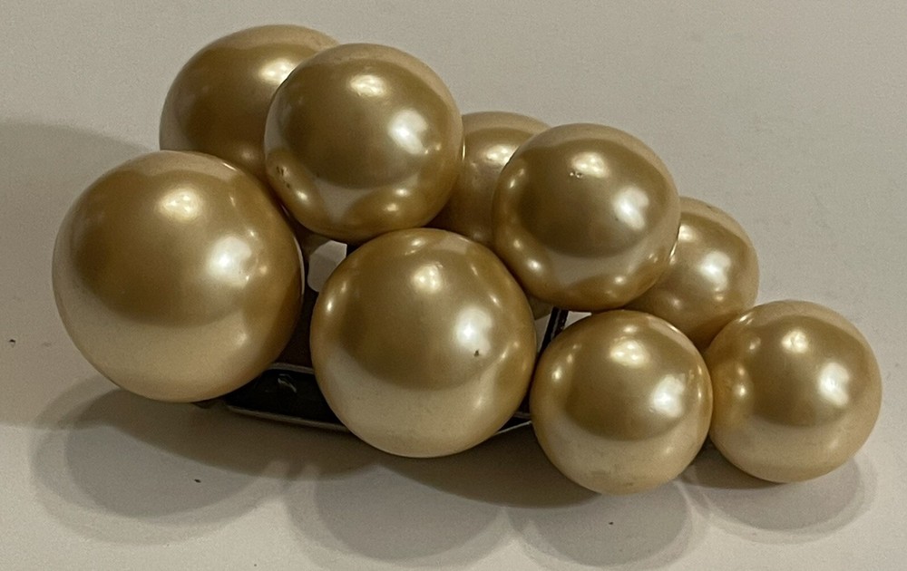 Vintage Large Faux Pearl Grape Bunch Dress Scarf Fur Clip Champagne Color