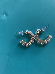 Vintage Gold tone faux pearl half hoop pierced earrings 1/2”