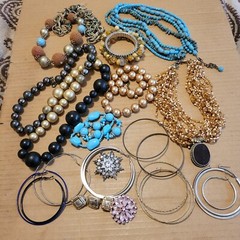 Lot Of Mixed Costume Jewelry 40’s-70’s Many Photos