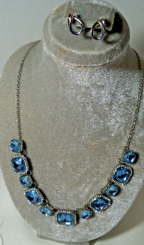 Vintage Monet Blue Rhinestone Collar Necklace w Bonus Stud Earrings