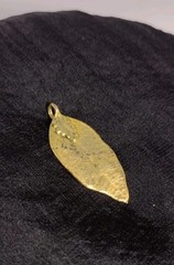 VTG 1970s Polished Gold Plated Leaf Pendant Necklace Korea – No Chain