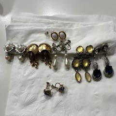 7 pcs Mixed Lot Women’s Clip-On & Screwback Earrings Metal & Faux Pearl