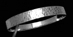 Vintage Hand Hammered Sterling Silver Artisan Studio Made Bangle Bracelet 27100