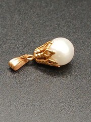 vintage 14K yellow gold ornate bell cage or cap cultured pearl pendant