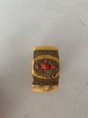 VINTAGE BRACELET IN THE CUFF OR CLAMP STYLE MADE OF PLASTIC IN THE MUGHUL STYLE!