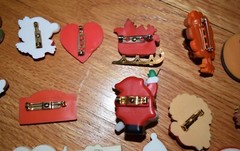 Lot of 20 Hallmark Pins Brooch Christmas Holiday Santa Thanksgiving Turkey Pin