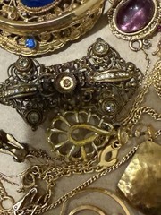 VTG Gold Plated Jewelry Lot Scrap 1/2 Lb Non Magnetic Victorian Rhinestone Grams