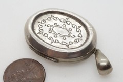 ANTIQUE LATE VICTORIAN ENGLISH SILVER PHOTO MEMENTO LOCKET c1890