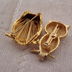 Vintage Pair Set Of 2 Gold Tone Owl Rhinestone Wire Pin Brooches