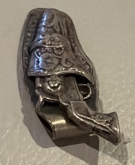VINTAGE 1 5/8” STERLING SILVER FIGURAL GUN HOLSTER FLORAL PENDANT – 7.7 Grams