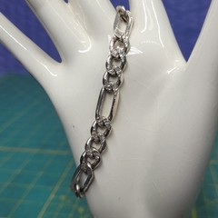 Sterling Silver – ITALY 9mm Textured Figaro Chain 8″ Bracelet – 20g