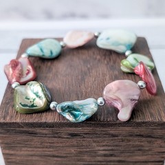 Vintage Stretch Bracelet Colorful Dyed Shell?