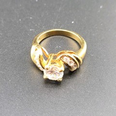 Vtg Sz 7.5 Ring Cubic Zirconia Solitare with Channel-set Accents Fashion Jewelry