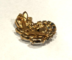 PAISLEY SWIRL 2″ MILK GLASS WHITE NAVETTE & BLACK RHINESTONES PIN BROOCH VINTAGE