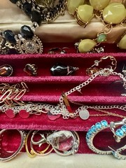 Jewelry Lover Private Collection Vintage Box With 40 Assorted Pieces