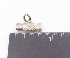 925 Sterling Silver Vintage Shiny Petite Handshake Motif Pendant PT18884