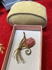 Vintage 1/20 12K Gold Filled Brooch & Oval Rhodochrosite 3/4″ L Gold Stem & Leaf