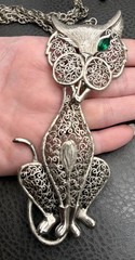 Vintage Silver Tone Filigree Cat Pendant Necklace Green Glass Eye Articulated