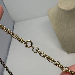 Vintage Gold Tone Floral Intaglio Pendant Necklace Oval Frosted Glass 24 Inch