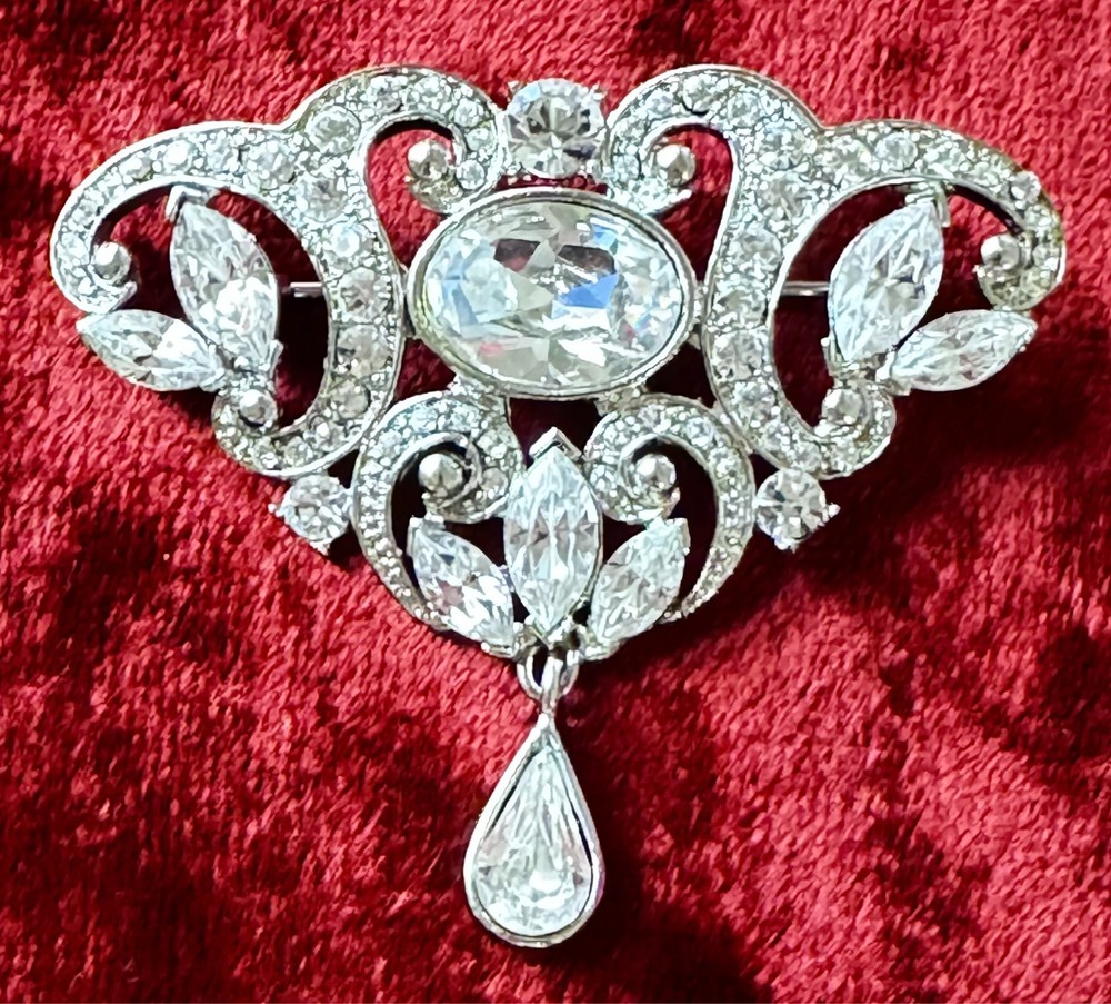 Vintage Eisenberg Ice Brooch Clear Sparkling Rhinestones with Hanging Drop Stone