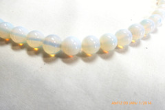VINTAGE WHITE OPALESCENT GLASS PEARL NECKLACE