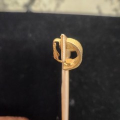 Vintage Celebrity Gold Tone Clip-On Earrings – Classic Statement Style