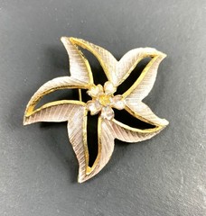 Vintage Antique Silver Gold Tone Flower Brooch Pin – 2.25” Diameter