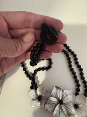 Vintage Black Flower Bead Necklace Acrylic Flower Pendant