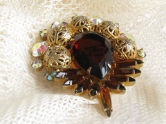 Vintage JULIANA D&E TOPAZ Root Beer BROOCH Rhinestone & Filigree Ball BOOK PIECE