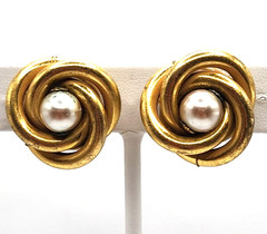 Miriam Haskell Faux Pearl Gold Tone Screw Back Earrings Twist Clip-on Vintage