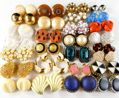Vintage Clip On Earrings Jewelry Lot 26 Pairs Some Signed Napier Coro Carolee