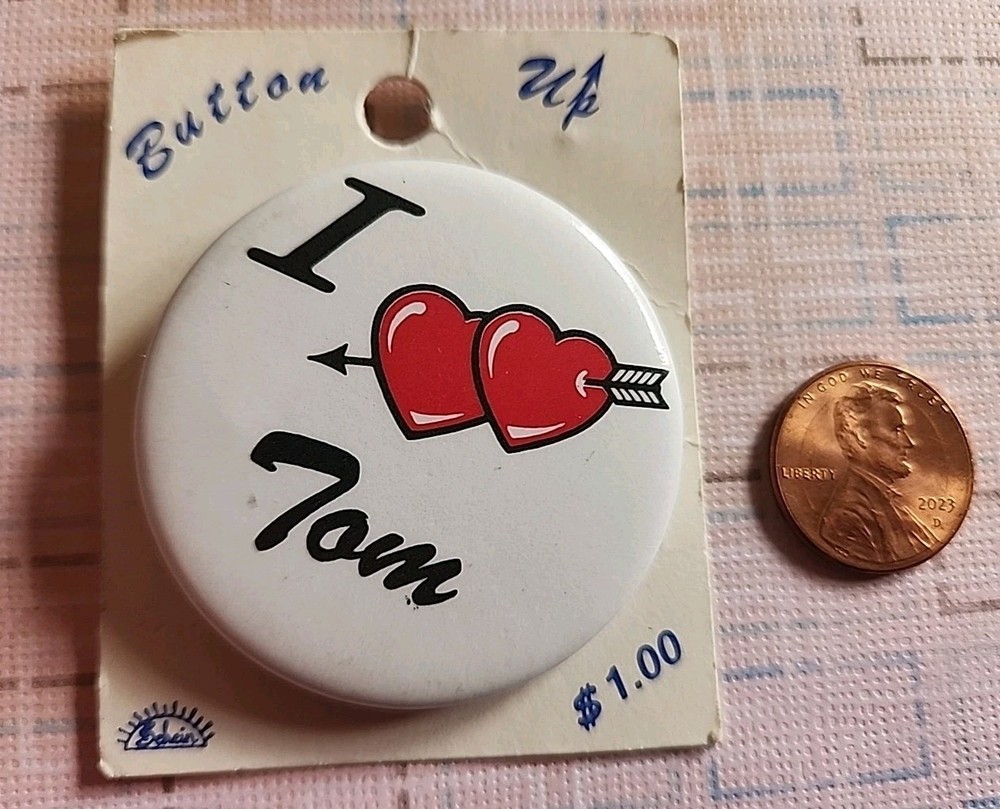 Vintage 1970s White Round Red Heart I Love Tom Button Pin