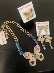 Betsey Johnson Bugging Butterfly Statement Necklace Ring Earrings Set – Rare-G4