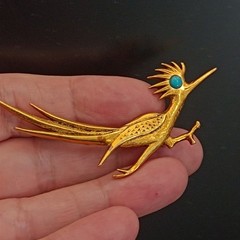 Vintage Sculptural Running Bird Brooch Gold Tone Statement Figural Jewelry Bold