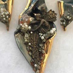 Vintage Ceramic Goddess Earrings Brooch Set