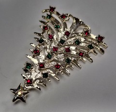 Vintage Signed TANCER II Red & Green Rhinestone Christmas Tree Pin / Brooch