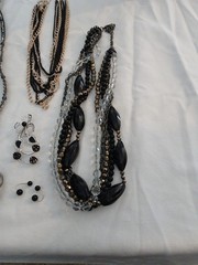 21 Pc jewelry lot Womens Fashion Necklaces Rings Bracelets Earrings Brooches