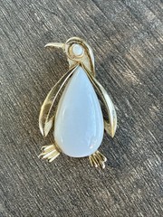 Vintage GERRY’S Gold Tone White Jelly Belly Penguin Figural Brooch 1.5in Signed
