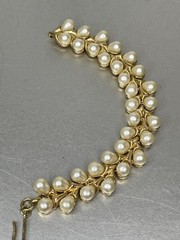 Vintage TRIFARI Serrated Rope Gold Tone Signed BRACELET Faux Pearl 6.25in