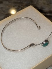 925 Israel Sterling Silver 6.75″ Antique Chrysocolla Tension Bangle Bracelet