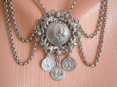 Necklace Chain Coin Pendant Metal Silver Tone Fashion Jewelry 30 G/39 Cm