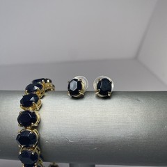 Vintage Jewelry Set black faceted ovals in goldtone Bracelet 7” & post Earrings